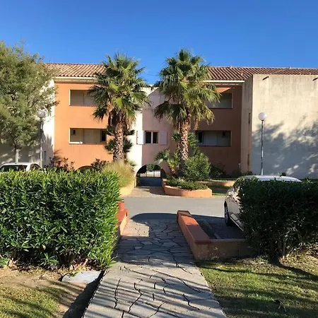 Les Pieds Dans L'eau 300 M - 2 Piscines Apartament *