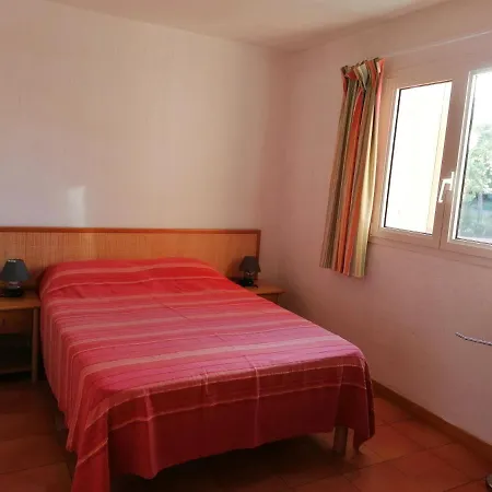 Les Pieds Dans L'eau 300 M - 2 Piscines Apartament *