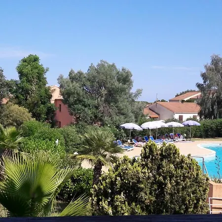 Les Pieds Dans L'eau 300 M - 2 Piscines *