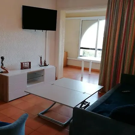 Les Pieds Dans L'eau 300 M - 2 Piscines Linguizzetta