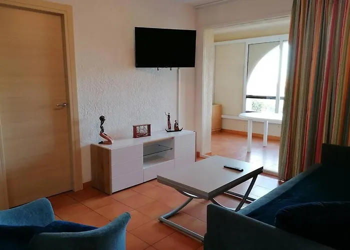 Les Pieds Dans L'eau 300 M - 2 Piscines Daire *