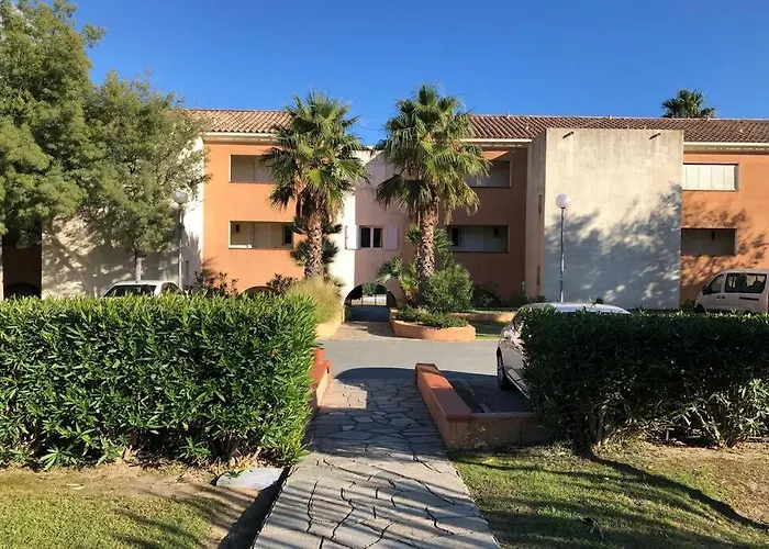 Les Pieds Dans L'eau 300 M - 2 Piscines Daire *